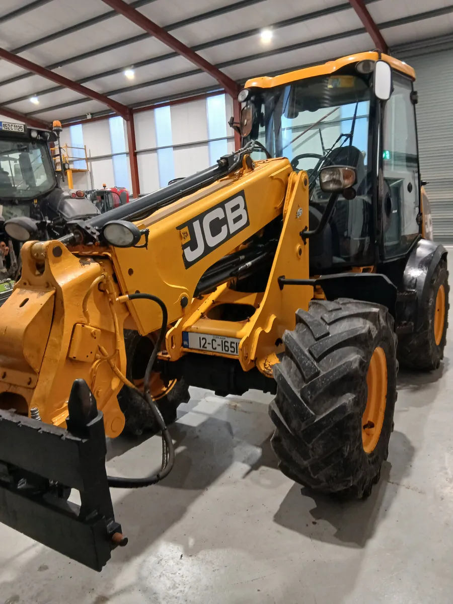 JCB 220 - Image 2