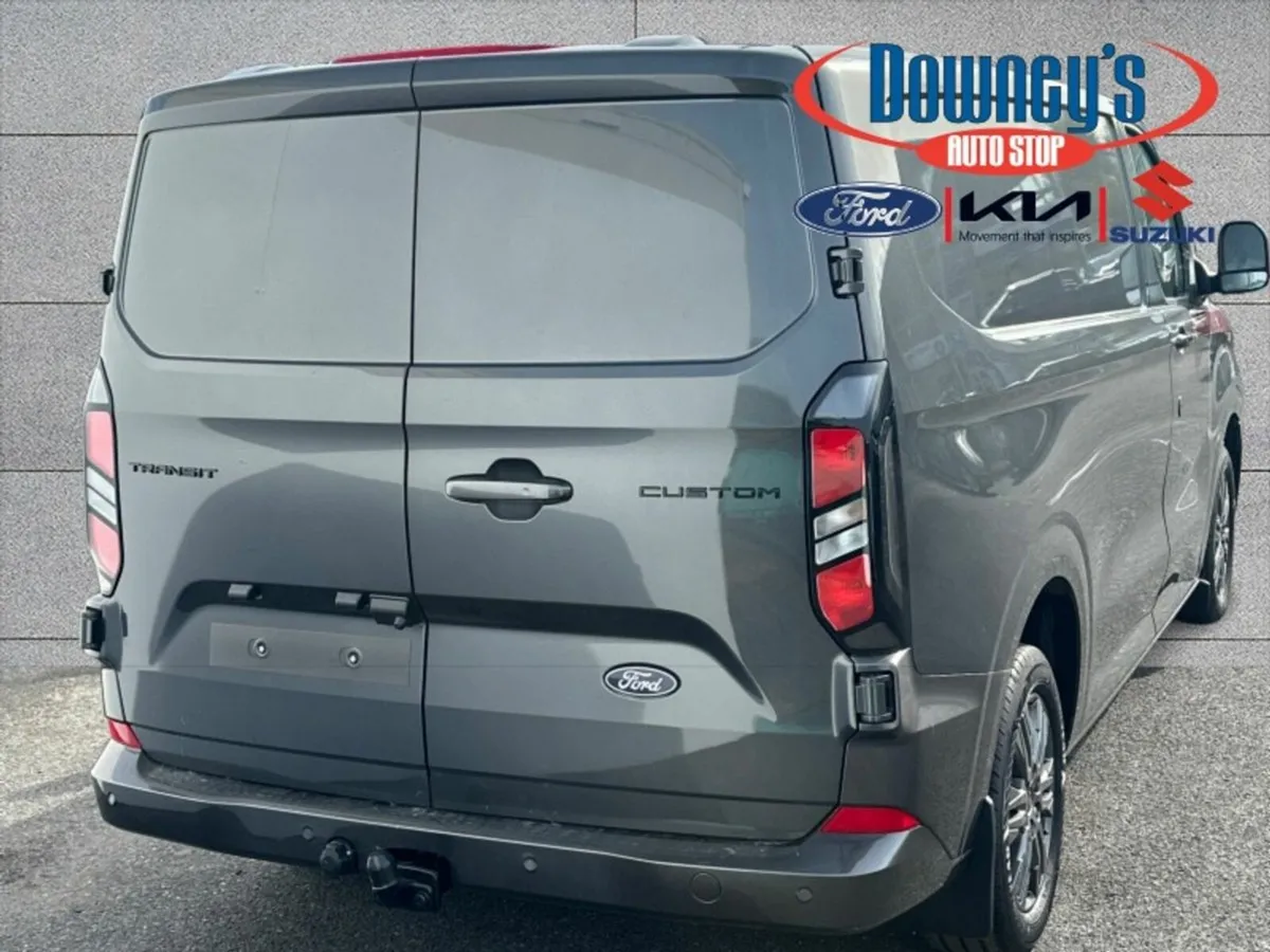 Ford Transit Custom SWB LIMITED 136 PS *AUTO* 2.0 - Image 3