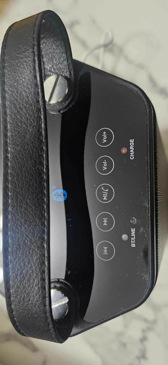 Bush speaker - Image 1