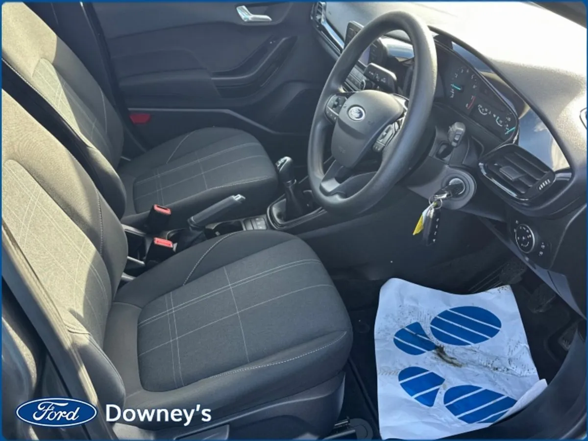 Ford Fiesta 1.1 PETROL Zetec - Image 2