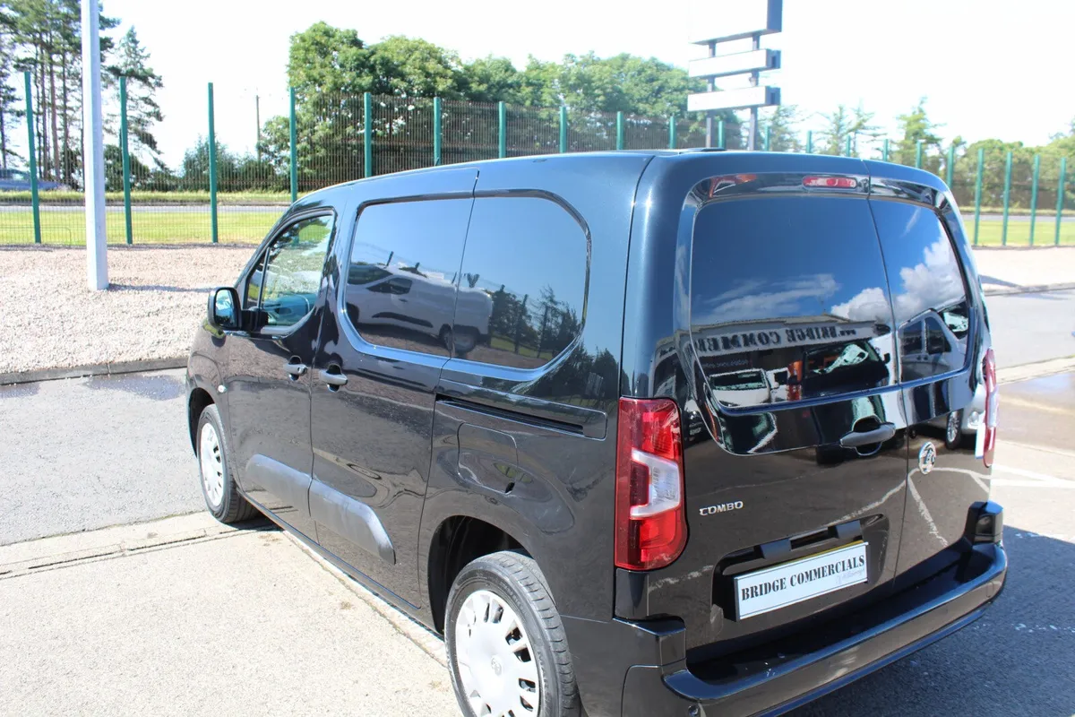 2022 Vauxhall Combo 2000 L1H1 Sportive - Image 3