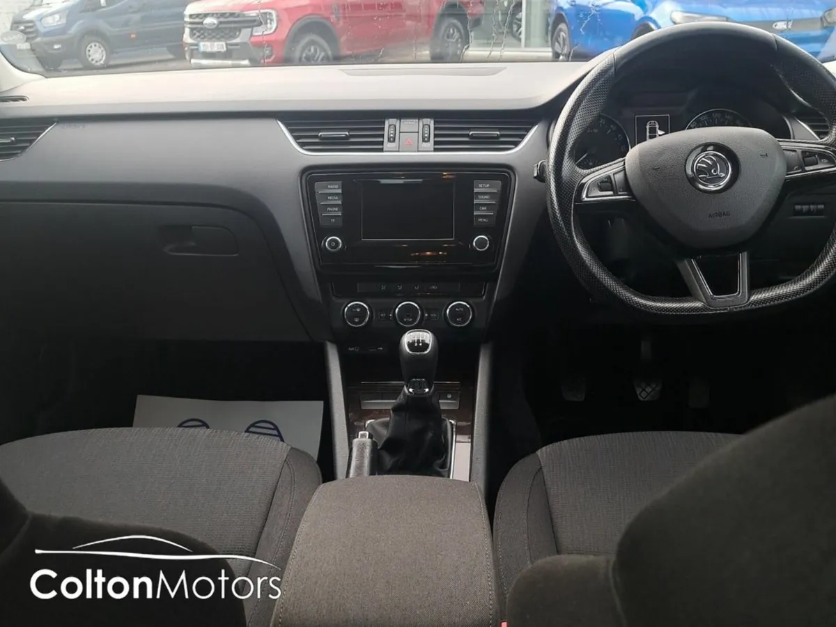 Skoda Octavia 1.6 TDI CR 105BHP Elegance - Image 3