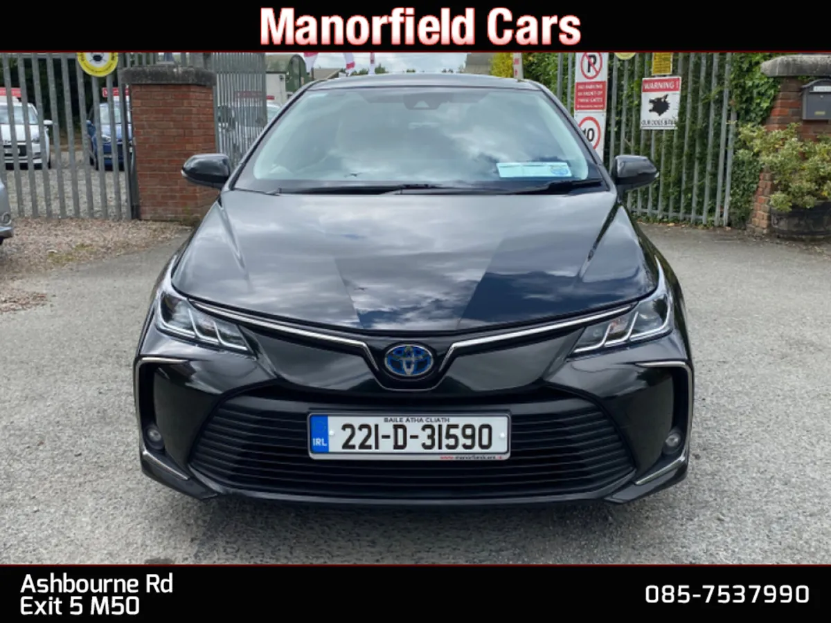 2022 221 Toyota Corolla Luna Sport 1.8 Hybrid - Image 3