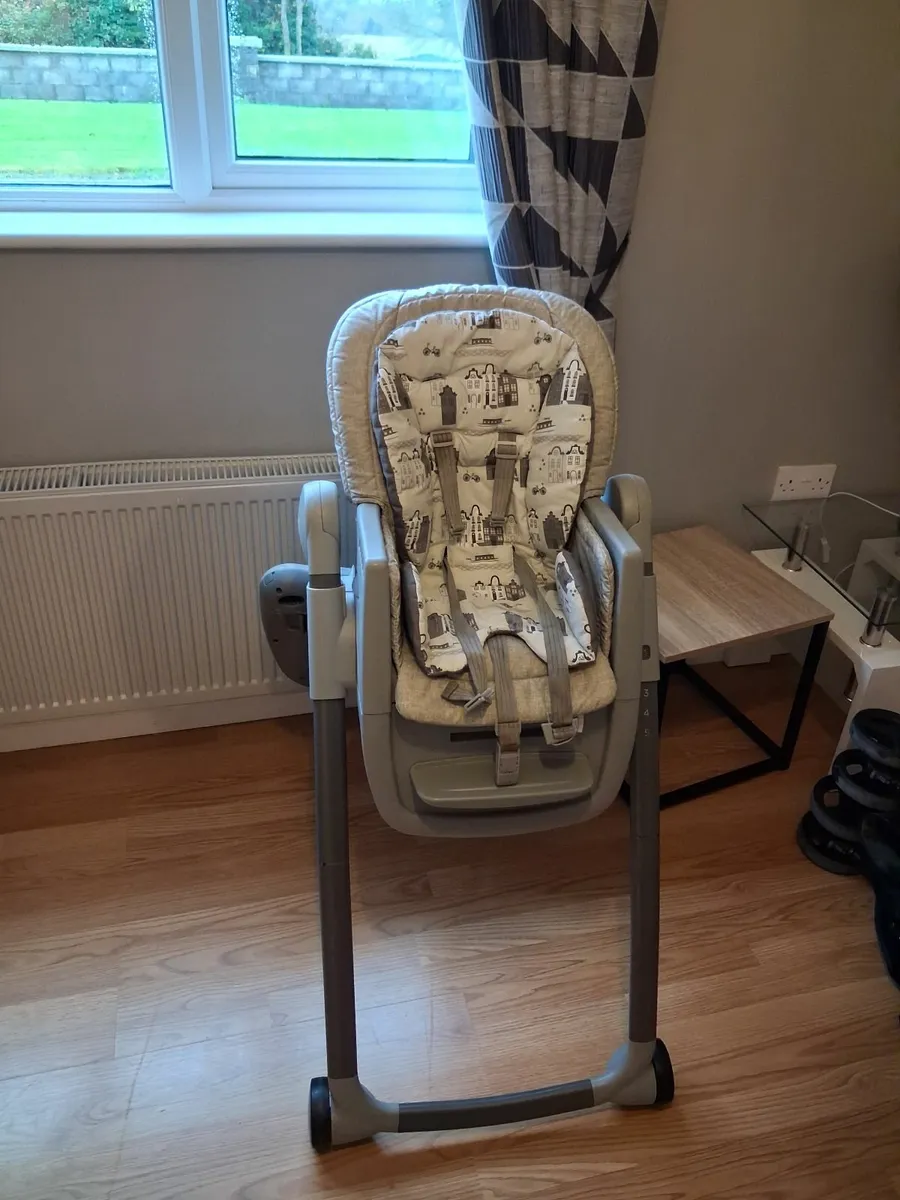 Baby high chair - Image 1