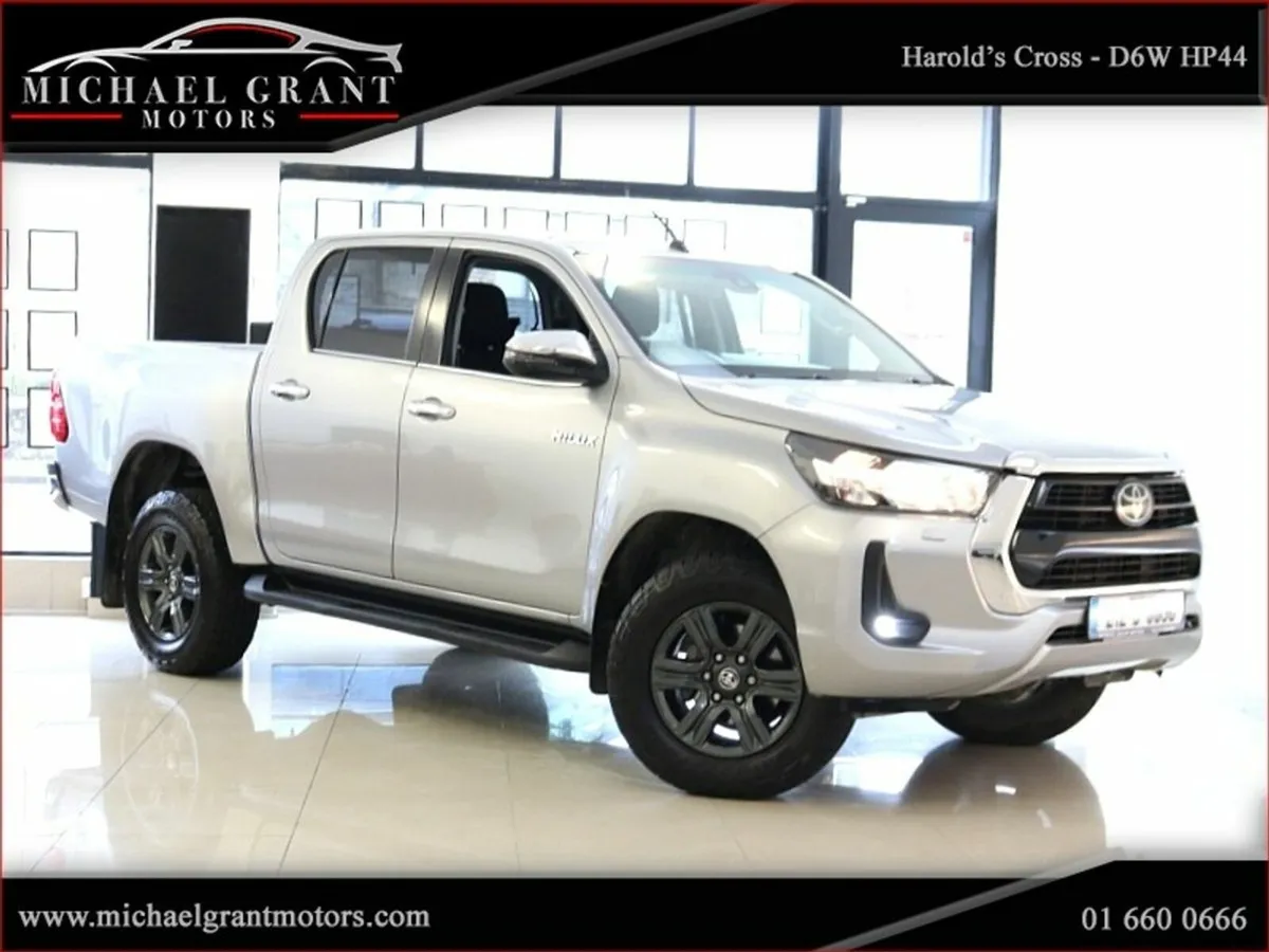 Toyota Hilux Icon DCAB 4WD 4DR CREW CAB PICK UP TR - Image 1