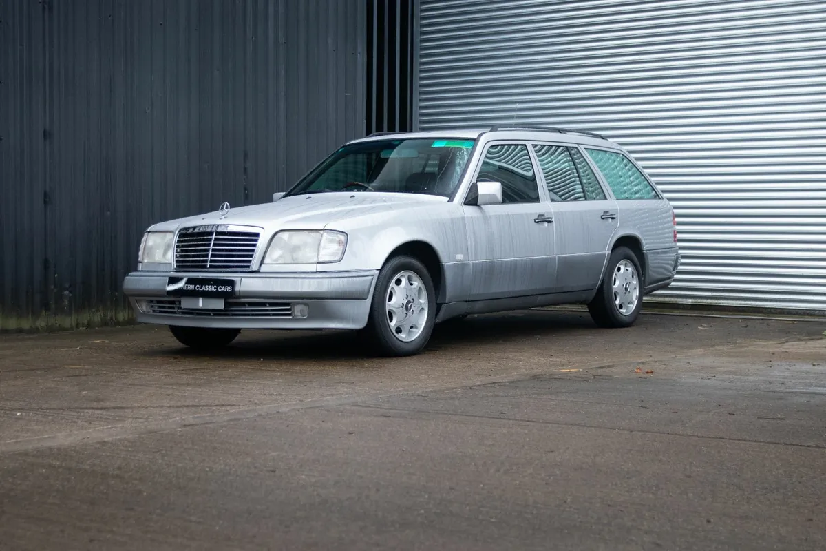 1995 MERCEDES W124 320E Estate Auto - Image 1