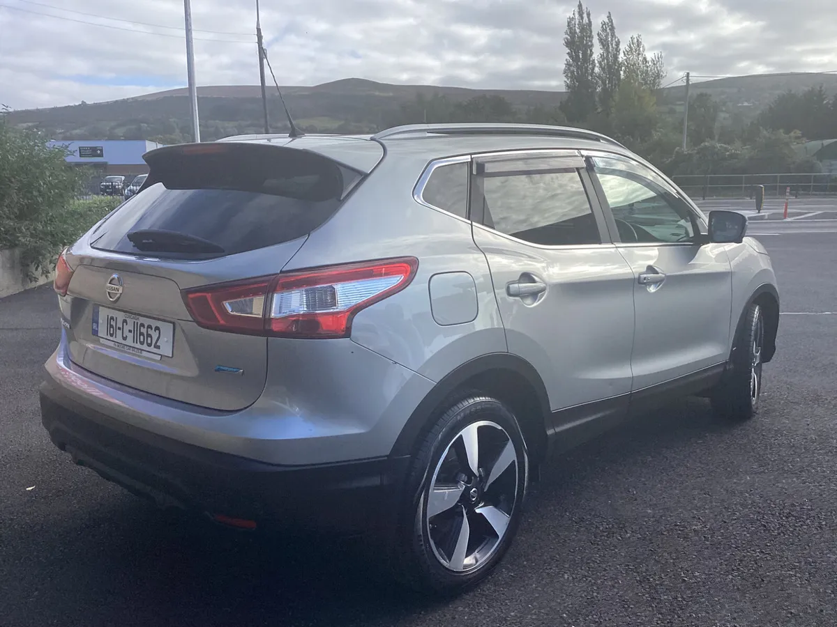 Nissan Qashqai ** CAMERA * SAT NAV - Image 4