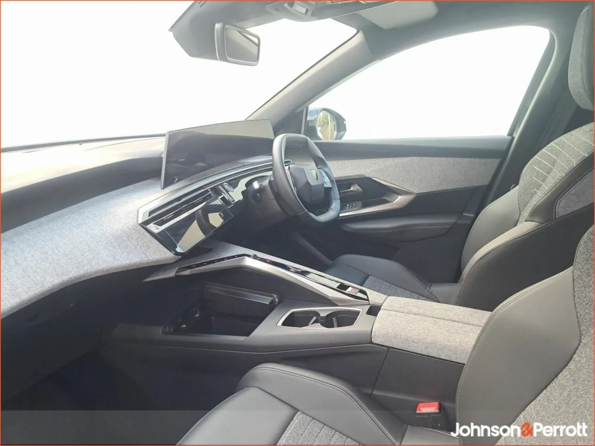 Peugeot 3008 1.2 MHEV 145bhp eDCS6 Allure - Image 4