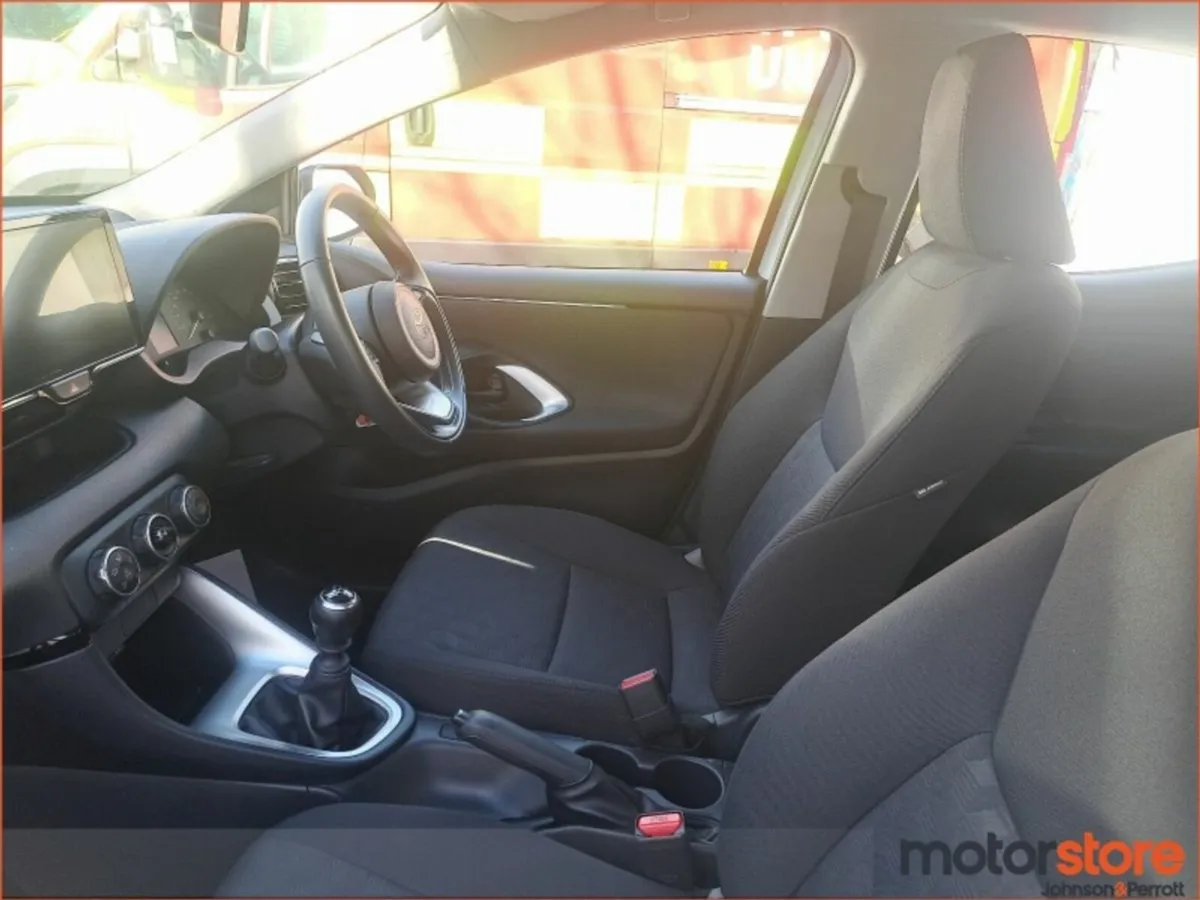 Toyota Yaris 1.5 Luna - Image 3