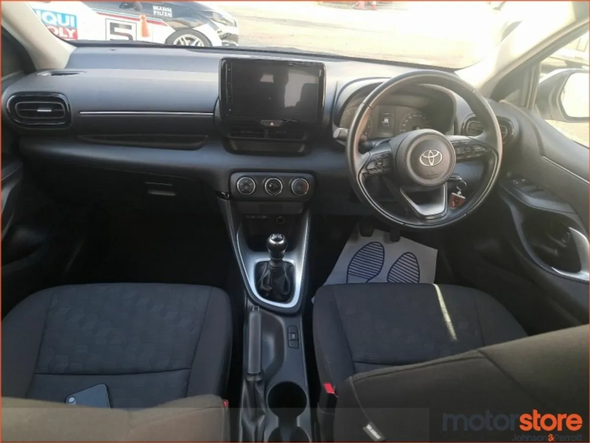 Toyota Yaris 1.5 Luna - Image 4