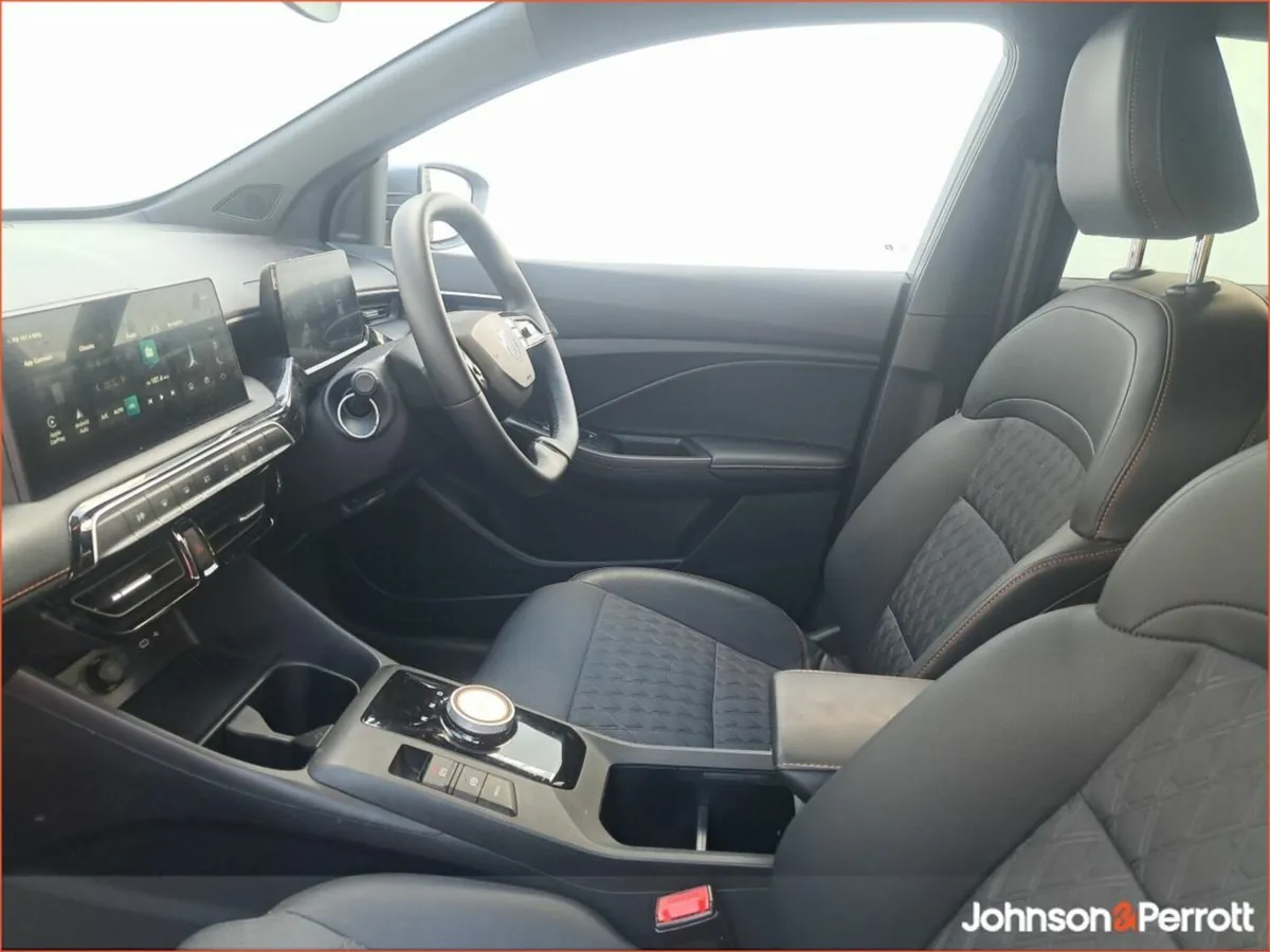 MG MG3 EXCLUSIVE HYBRID AUTOMATIC TOP SPEC - Image 4