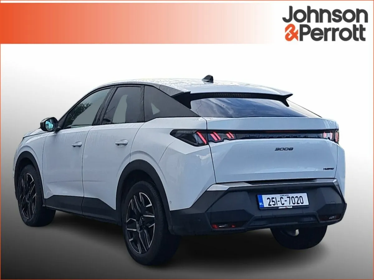 Peugeot 3008 1.2 MHEV PureTech 136bhp eDCS6 Allure - Image 3