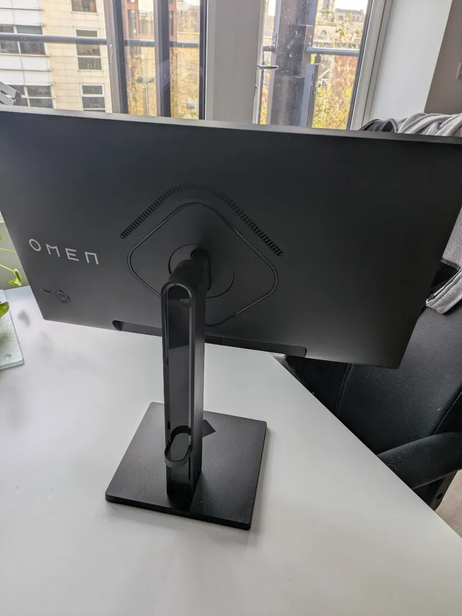 HP Omen 24" & BenQ Zowie Gaming  Monitors €250 - Image 4