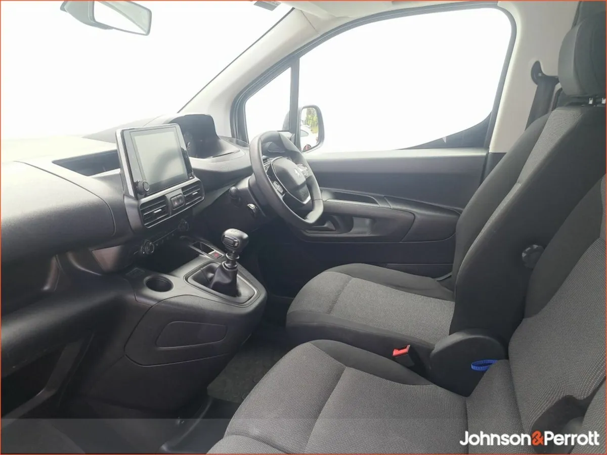 Peugeot Partner PARTNER PROFESSIONAL PLUS 1.5 - Image 4