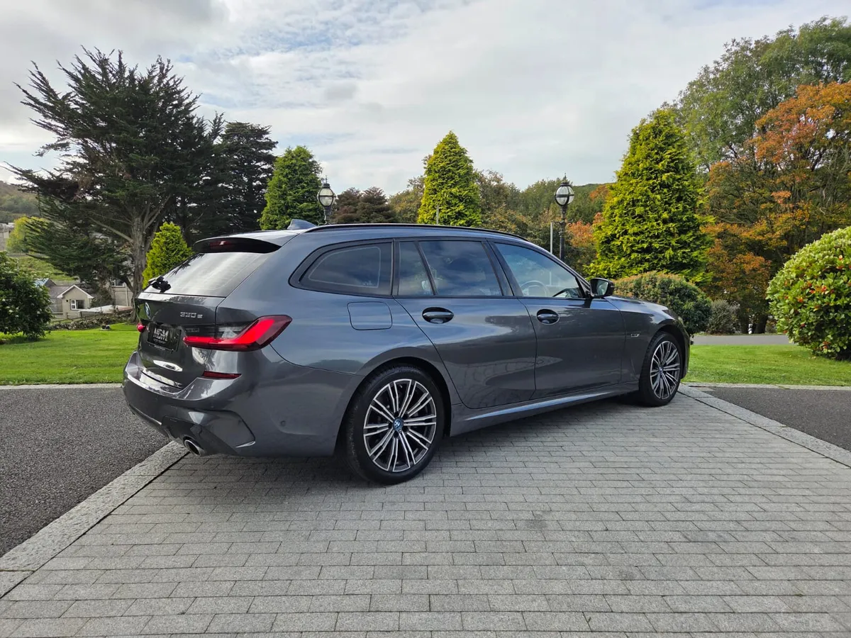 2022 BMW 330e Estate M Sport 288bhp PHEV Automatic - Image 4