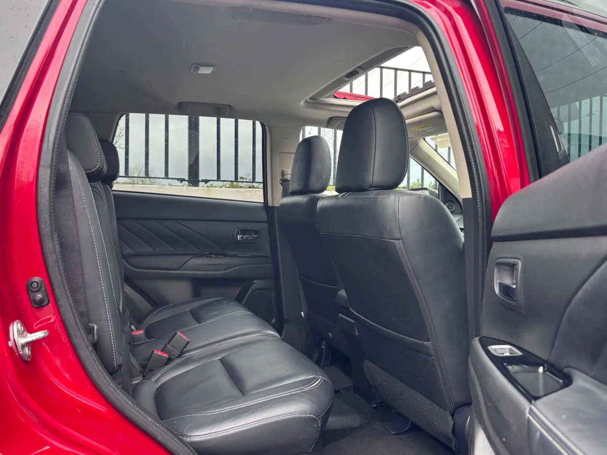 Mitsubishi Outlander 2.0  PHEV 200BHP  / HIGH SPEC - Image 4