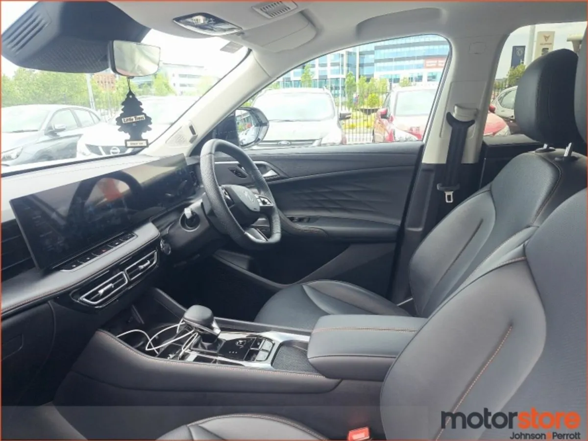 MG HS EXCLUSIVE TOP SPEC / SAVE €7395 - Image 4