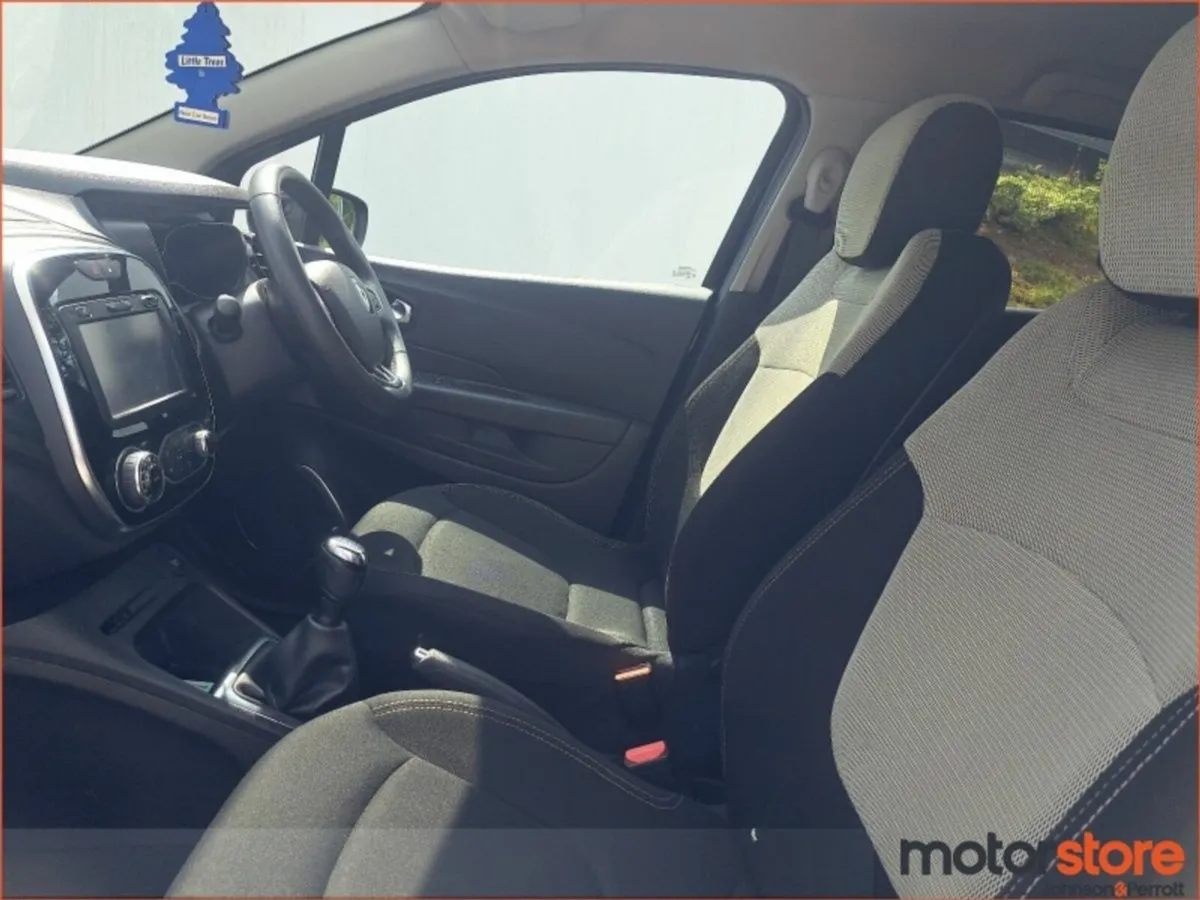 Renault Captur TCe 90 ICONIC    As New - Image 3