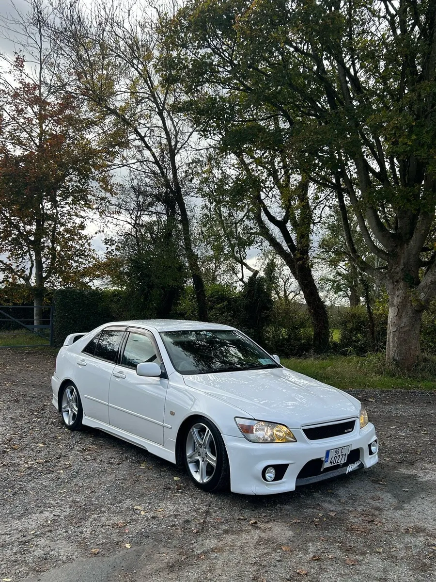 Toyota Altezza - Image 2