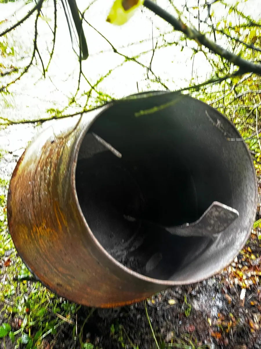 Cement mixer and car trailer - Image 4