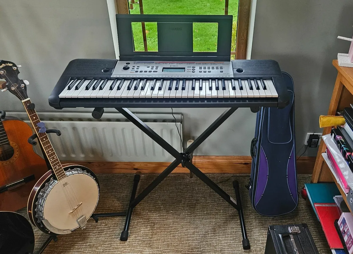 Yamaha Keyboard - Image 1