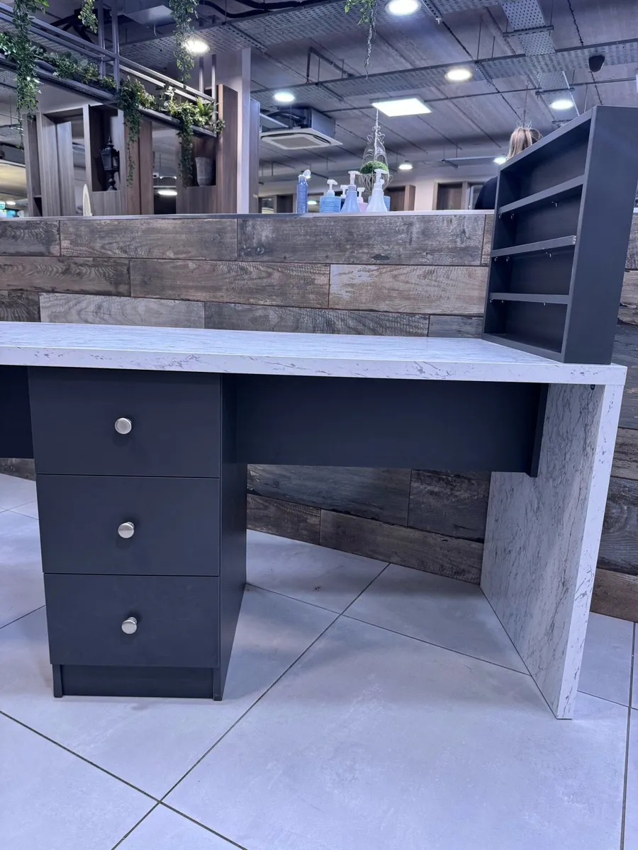 Bespoke Nail Table - Image 3