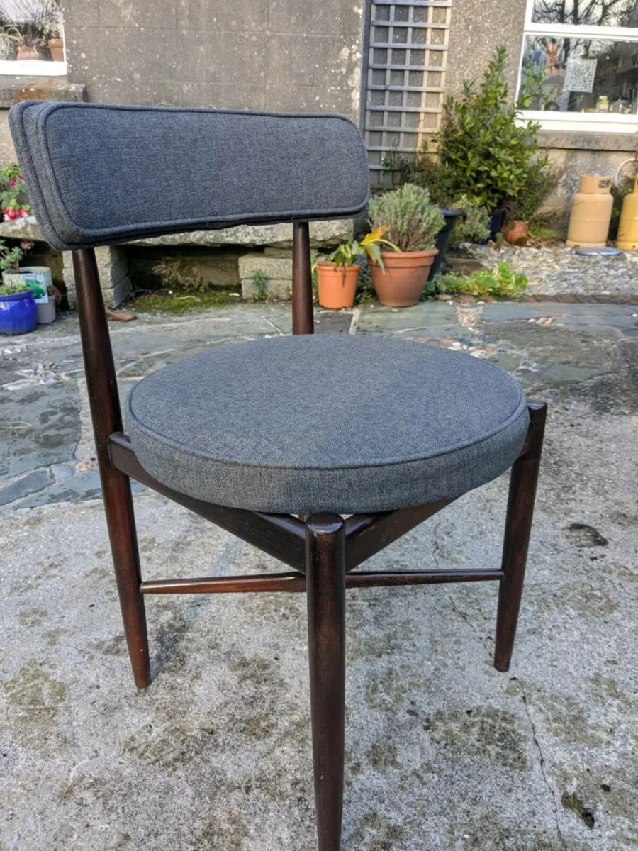 Mid century Nathan table and G Plan chairs - Image 3