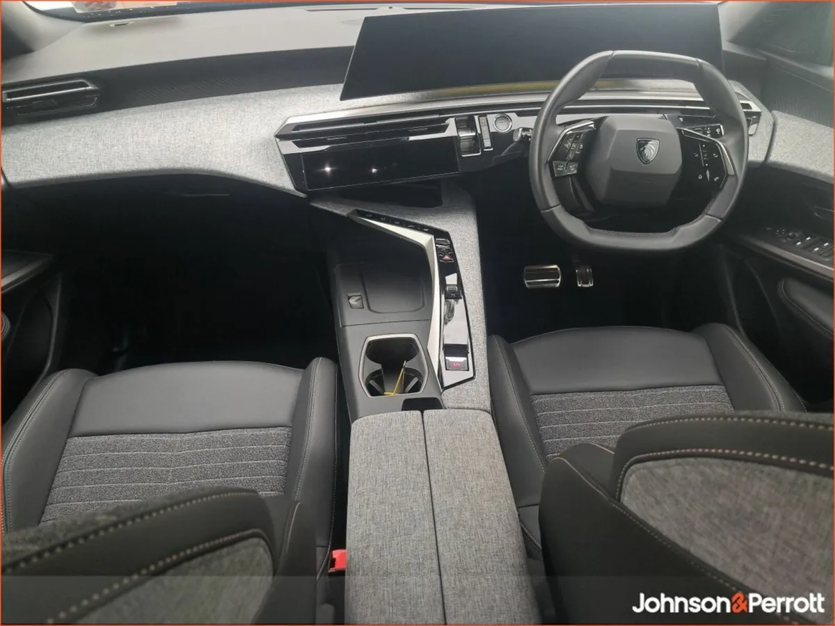 Peugeot 5008 1.2 Hybrid 136bhp Allure - Image 4