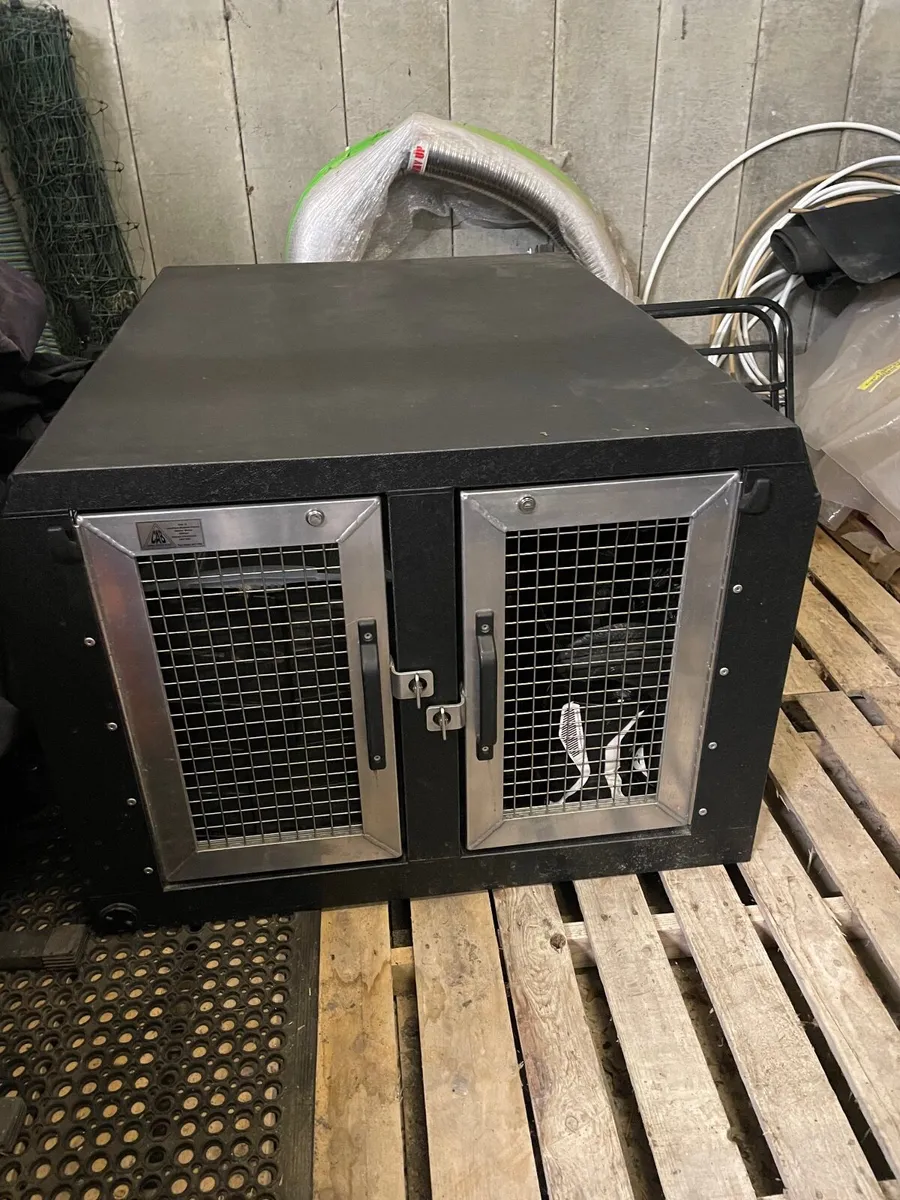 Cab Animal Transit Box - Image 1