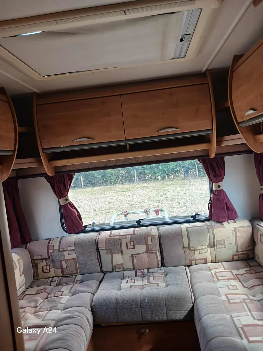 Motorhome - Image 4