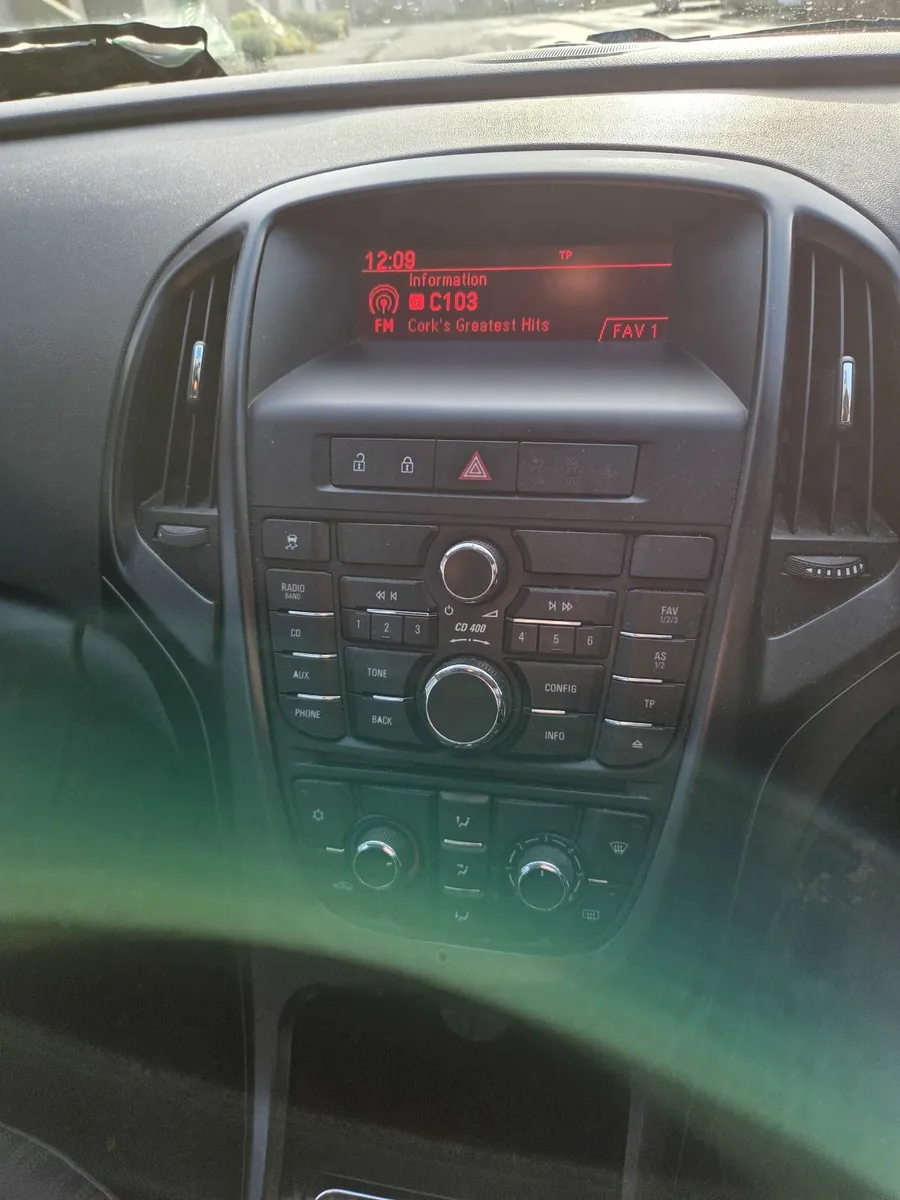 Opel Astra 2011 - NCT & Motor Tax till 05/2026 - Image 2