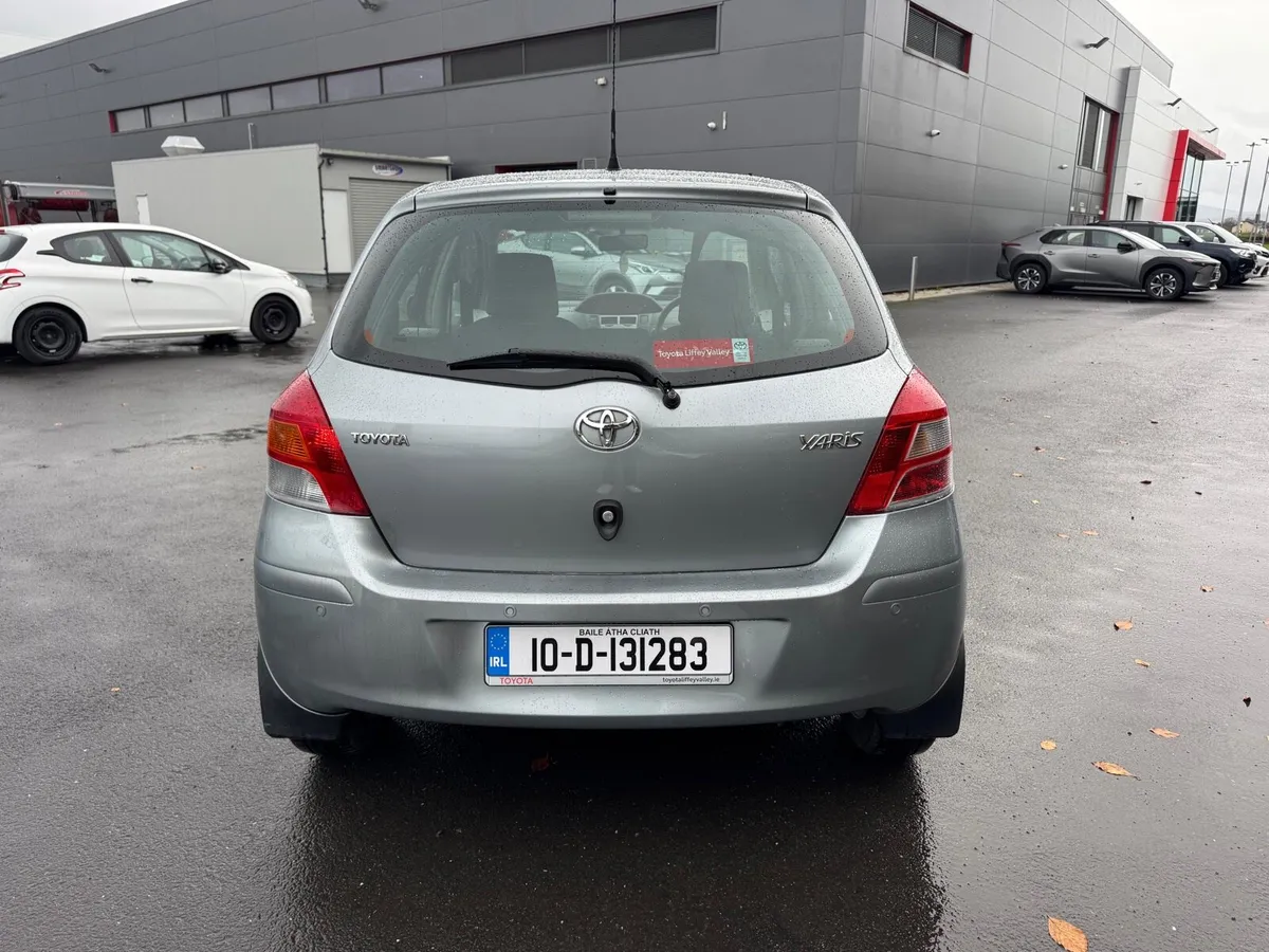 2010 Toyota Yaris - Image 4