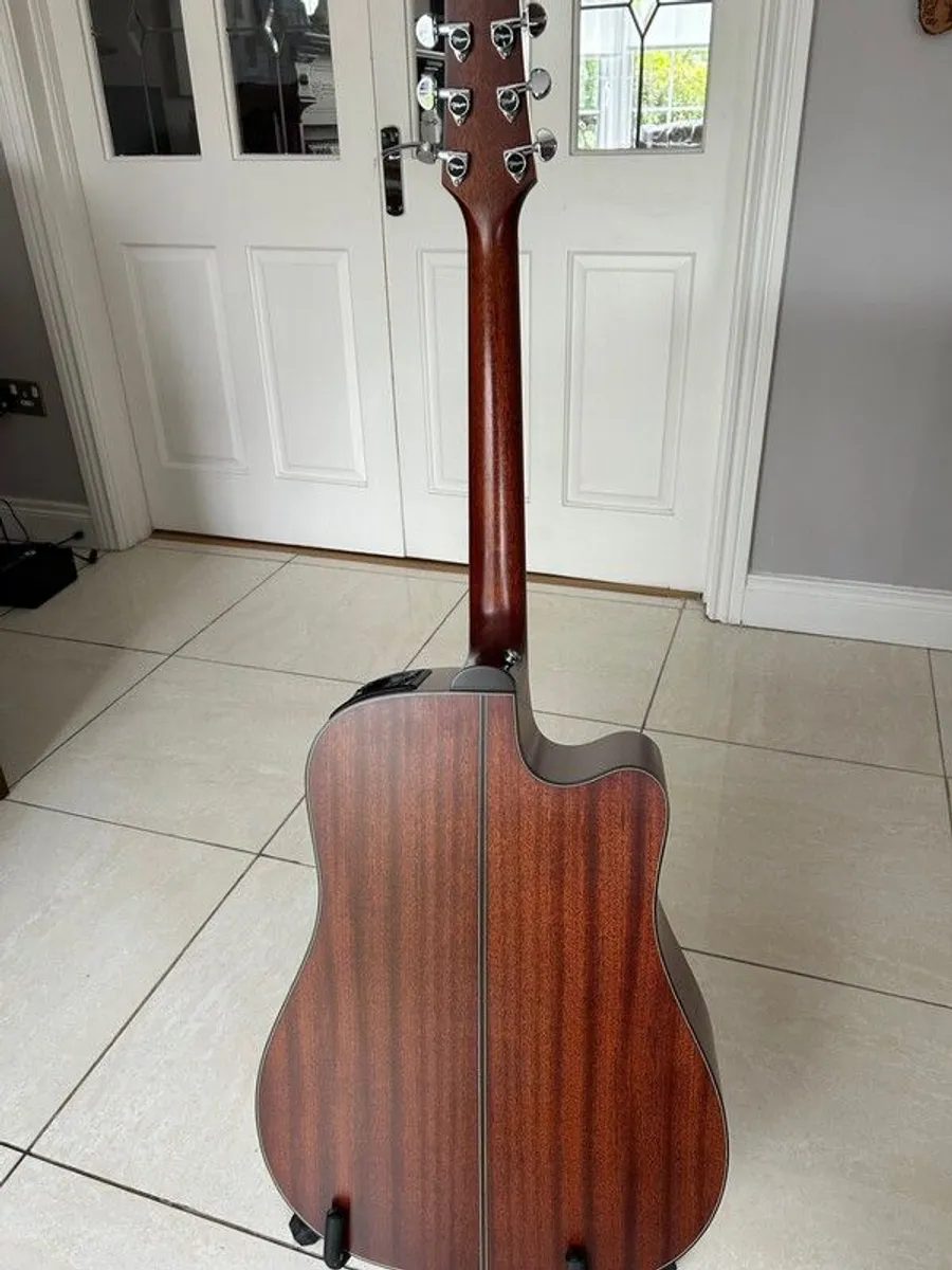 Takamine P1 DC - LH Guitar - Image 2