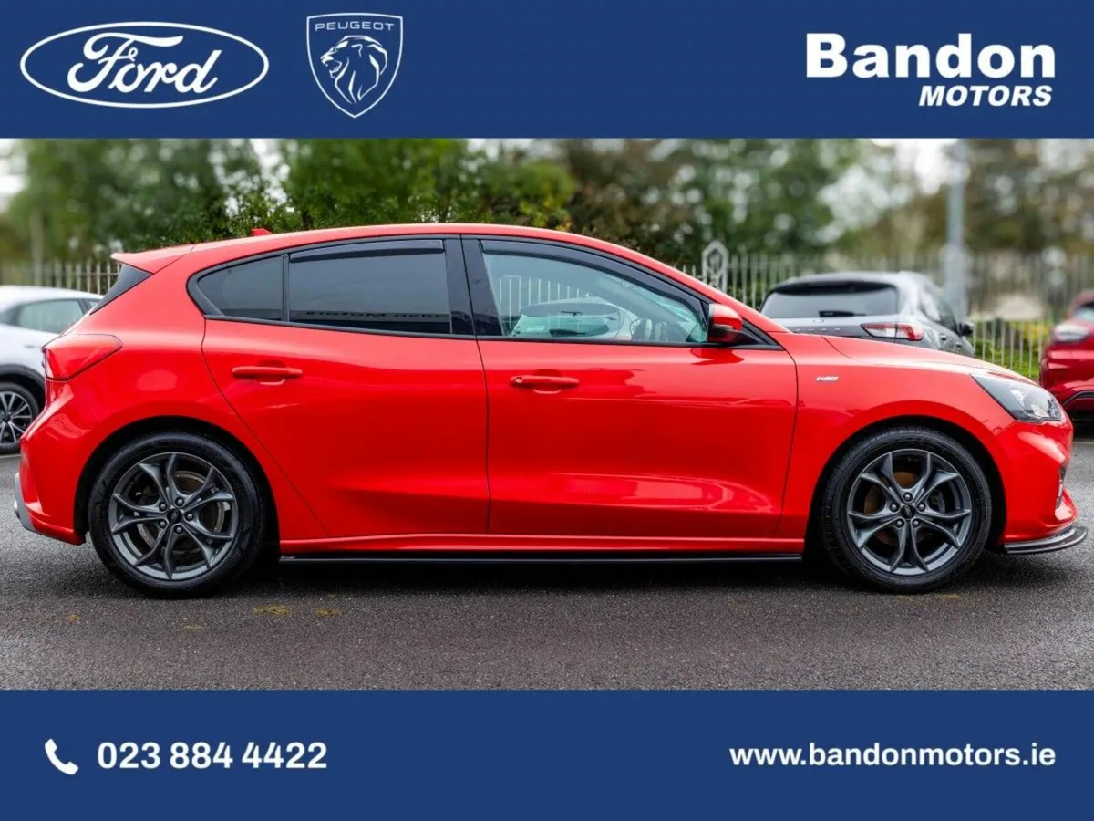 Ford Focus Focus St-Line  ST-Line  T EcoBoost 150 - Image 2