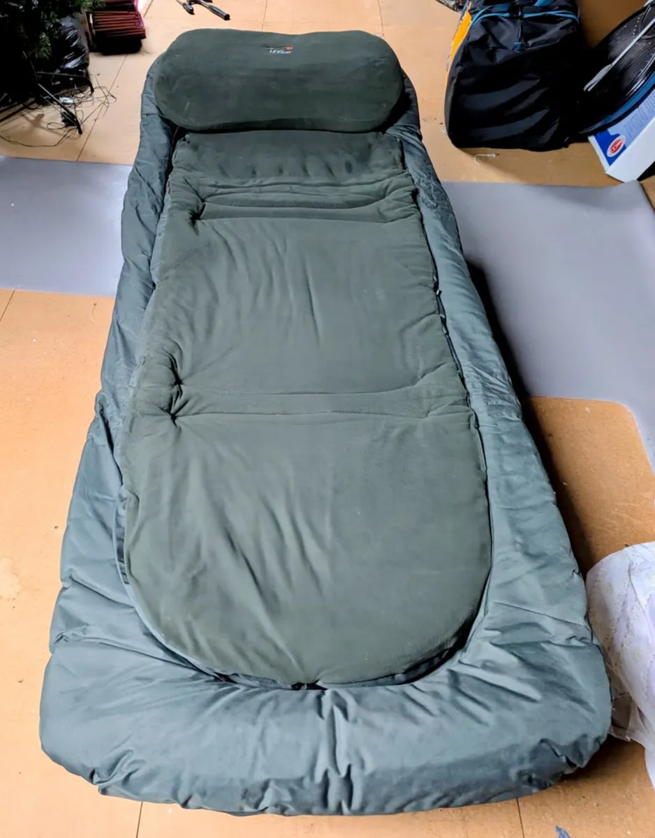 TF Gear Flat Out Bivvy Bed Chair. Fishing Bed. - Image 4