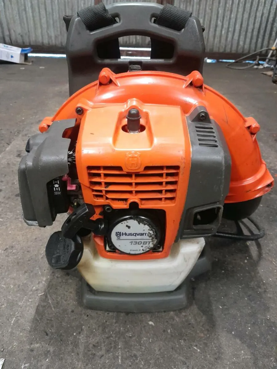 Husqvarna backpack leaf blower - Image 1