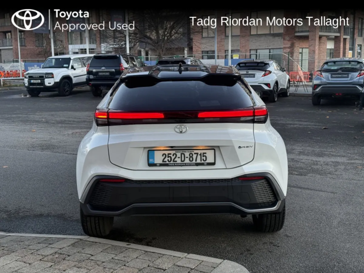 Toyota C-HR PHEV SPORT+*** DEMO SALE *** BIG SAVIN - Image 4