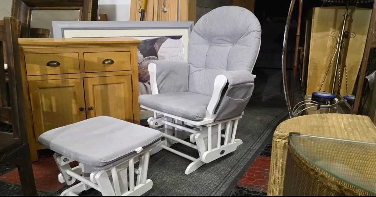 Rocking chair and stool - Image 3