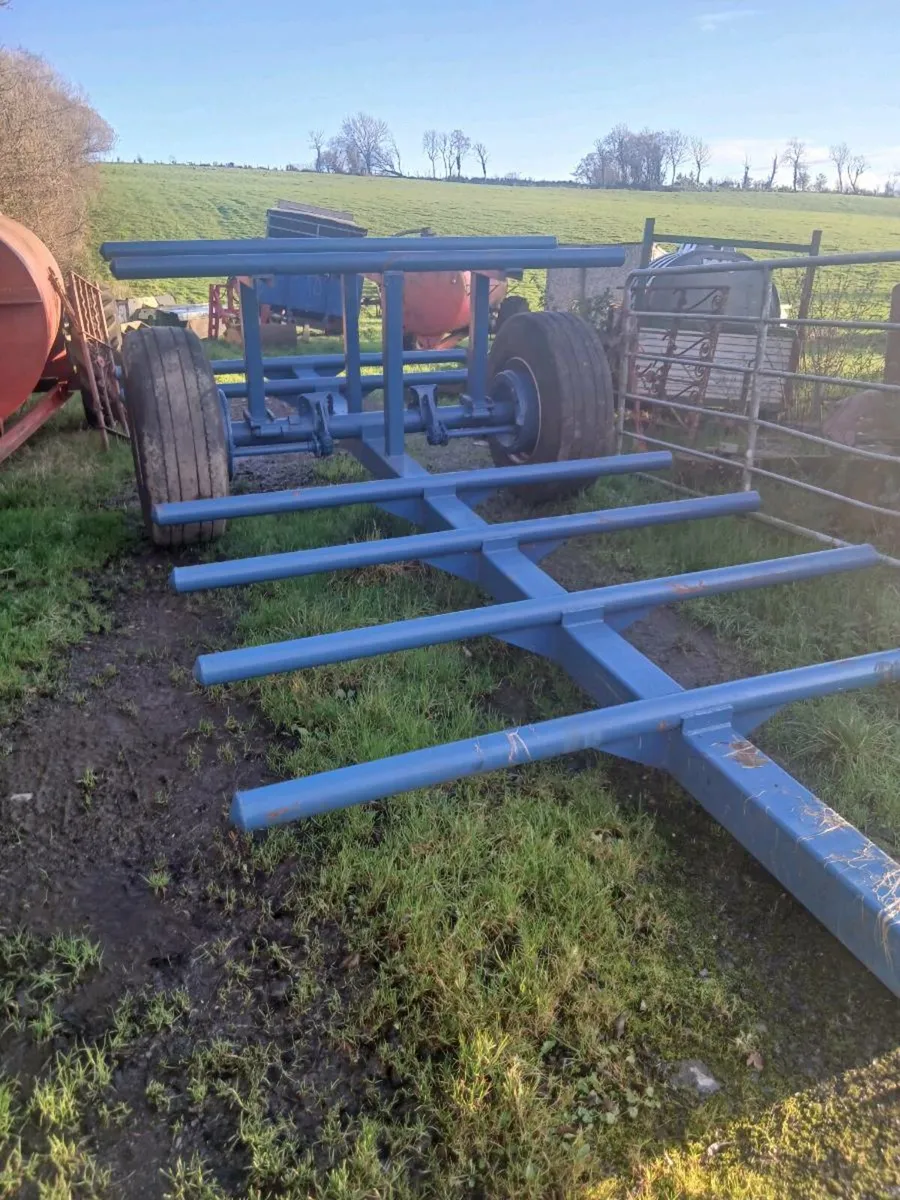 Bale carrier trailer - Image 1