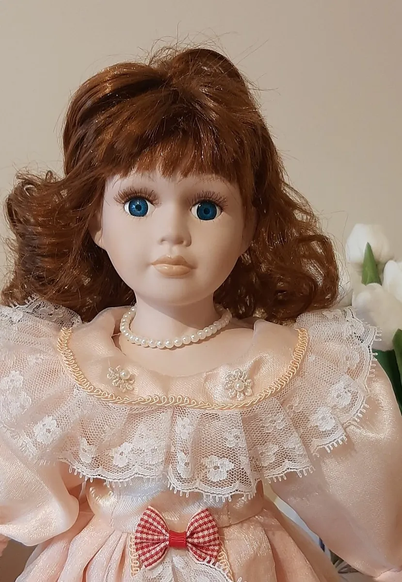 Porcelain dolls - Image 1
