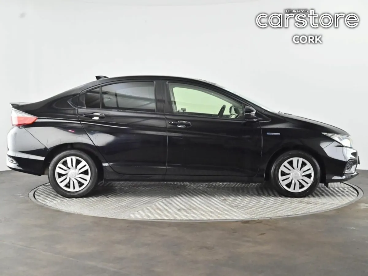 Honda Grace 1.5 Hybrid Auto - Image 2