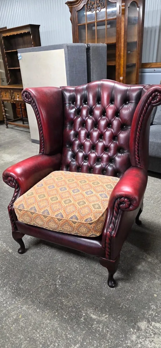 Chesterfield arm chairs - Image 1