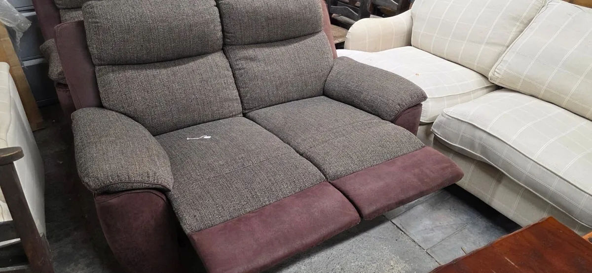 2+1 Reclining sofa and matching chair - Image 4
