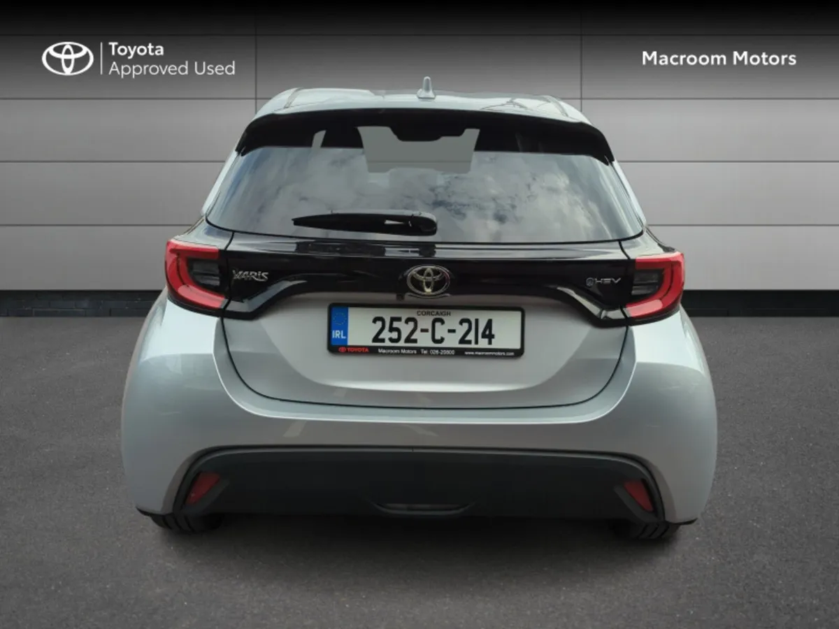 Toyota Yaris BLACK FRIDAY SALE! - Image 4