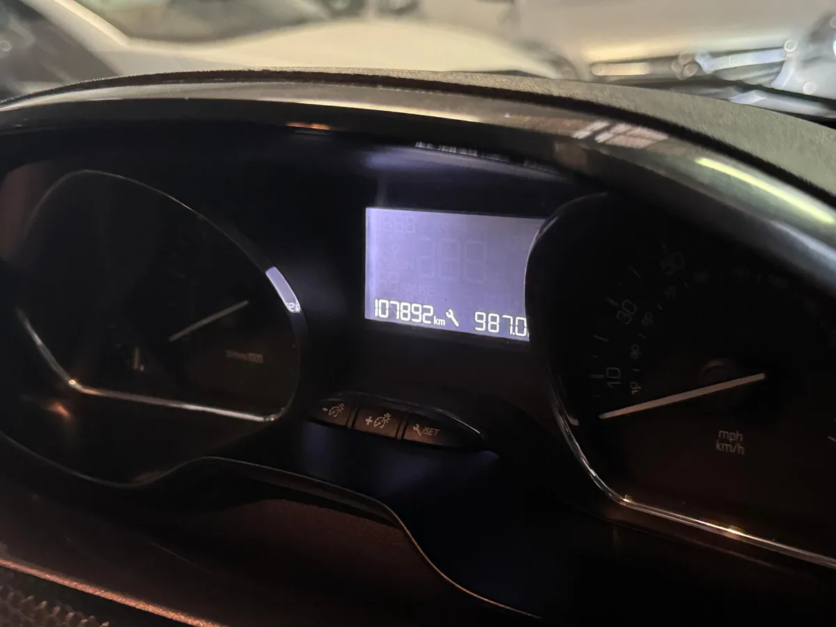 2014 PEUGEOT 2008 1.4 HDI ACTIVE - Image 3