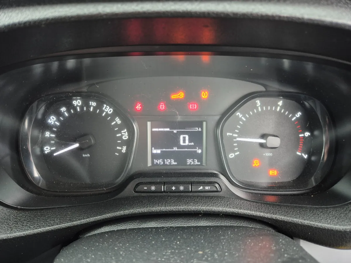 Citroen Berlingo 2019 only 68km - Image 2