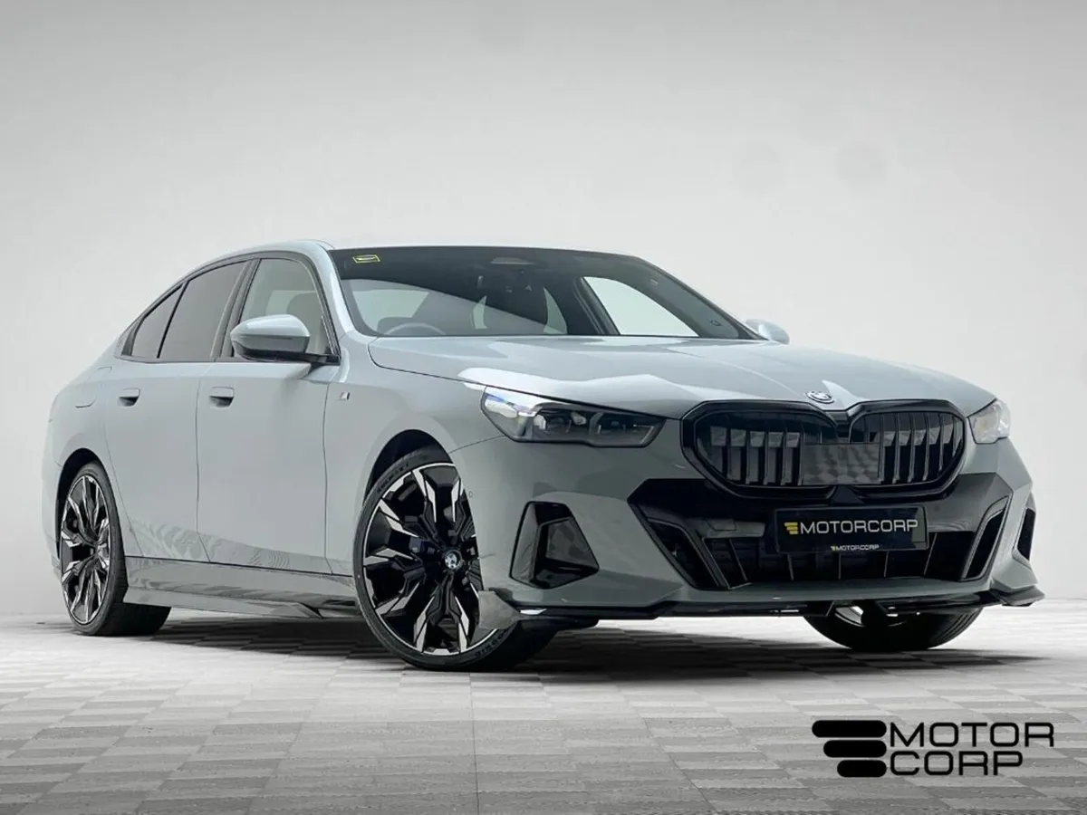 BMW 5-Series 530E M SPORT - Image 1