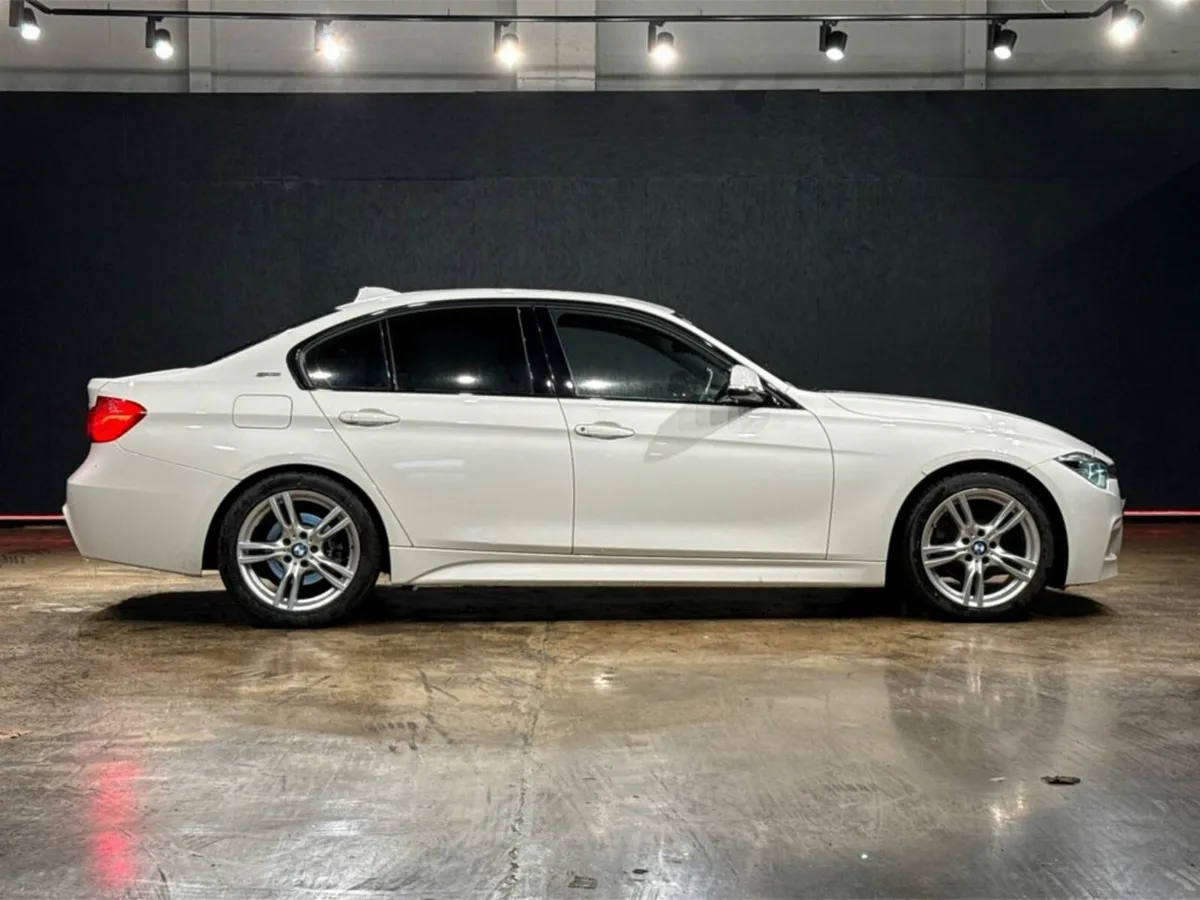 BMW 3-Series AUTOMATIC 2.0L"M SPORT" 330E HYBRID - - Image 3