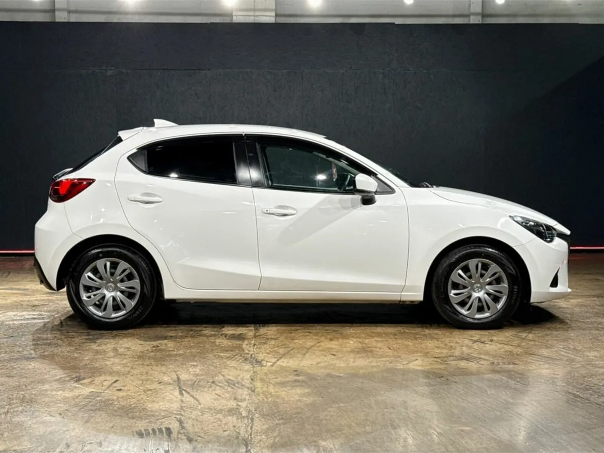 Mazda Demio 1.5 AUTOMATIC - LANE DEPARTURE WARNING - Image 3