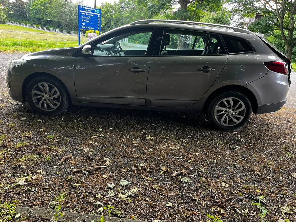 2013 renolt megane automatic - Image 4